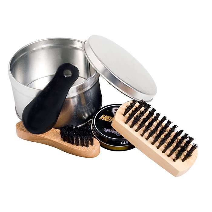 Lata metalica con 4 piezas para lustrar calzado, cera color neutro.